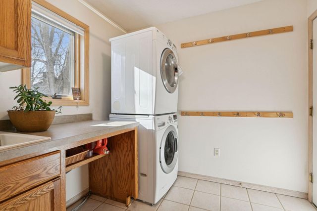 2605 Kennelly Place, Burnsville, MN 55337