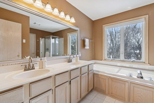 2605 Kennelly Place, Burnsville, MN 55337