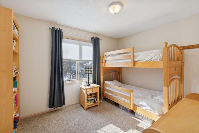 2605 Kennelly Place, Burnsville, MN 55337