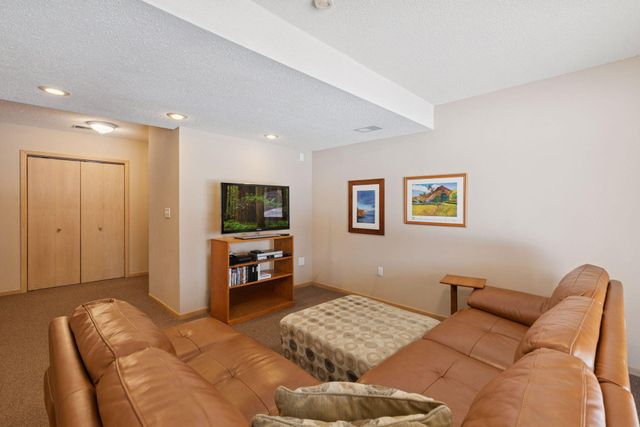 2605 Kennelly Place, Burnsville, MN 55337