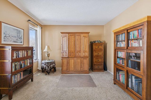 2605 Kennelly Place, Burnsville, MN 55337