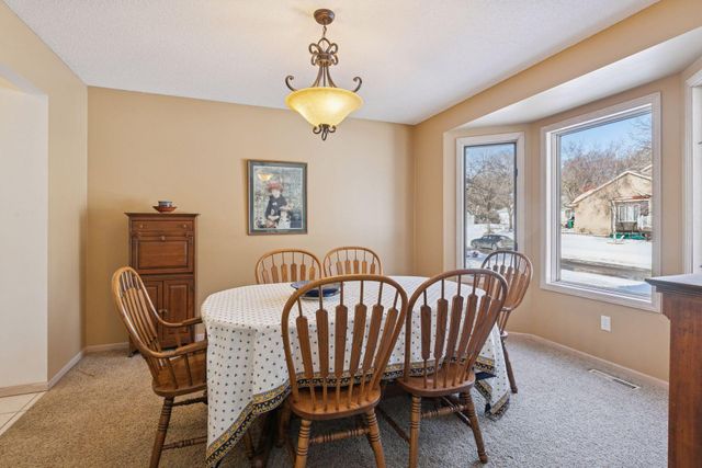 2605 Kennelly Place, Burnsville, MN 55337