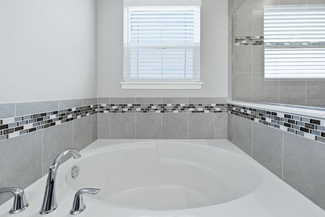 929 Meravi Cove, Fort Wayne, IN 46818