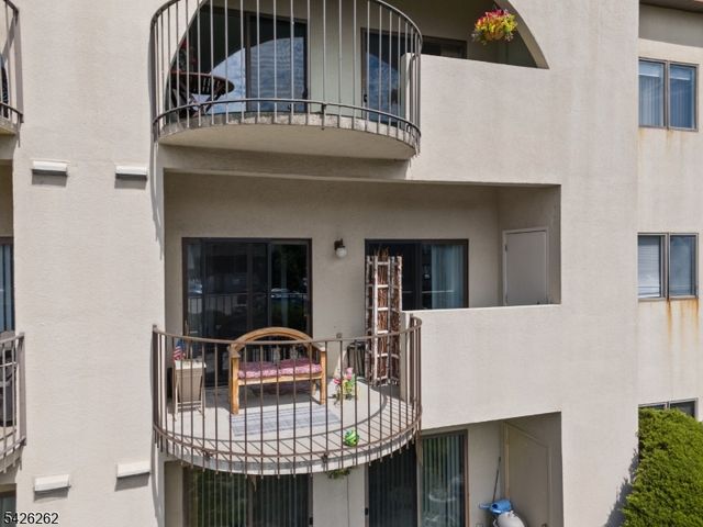 2 Ann St 203, Clifton City, NJ 07013