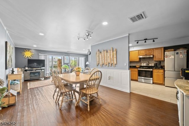 2 Ann St 203, Clifton City, NJ 07013