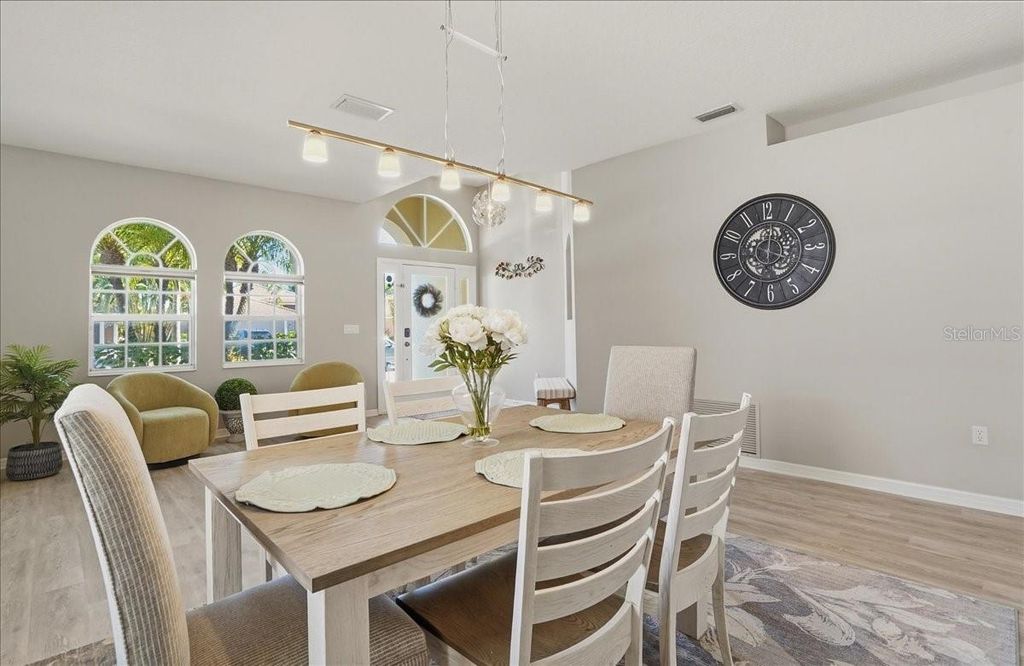 Image 12 of property listing at 8997 STONE HARBOUR LOOP, Bradenton, FL 34212