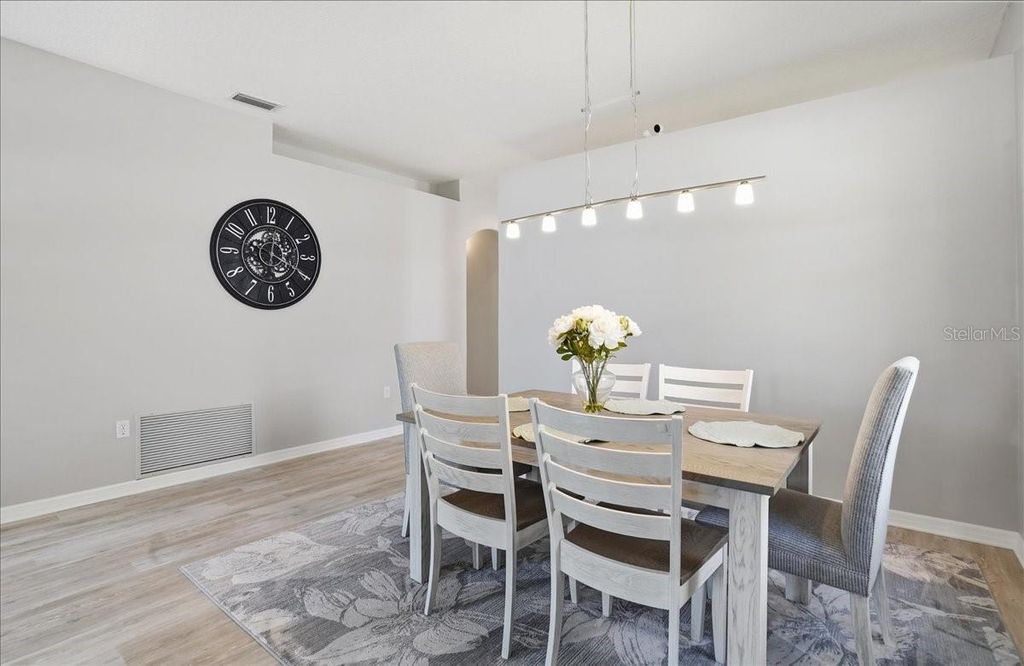 Image 13 of property listing at 8997 STONE HARBOUR LOOP, Bradenton, FL 34212