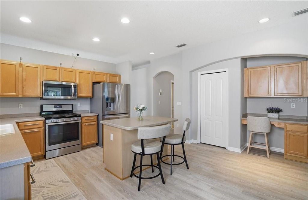 Image 20 of property listing at 8997 STONE HARBOUR LOOP, Bradenton, FL 34212