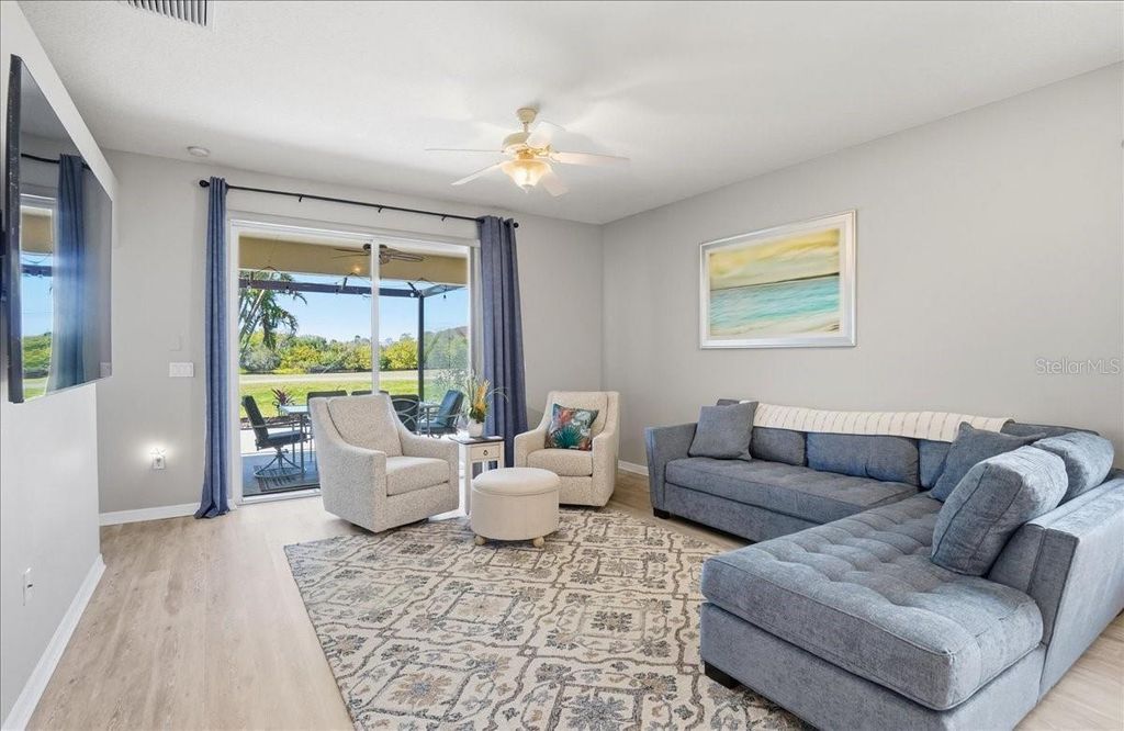 Image 21 of property listing at 8997 STONE HARBOUR LOOP, Bradenton, FL 34212