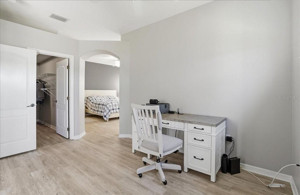 Image 27 of property listing at 8997 STONE HARBOUR LOOP, Bradenton, FL 34212