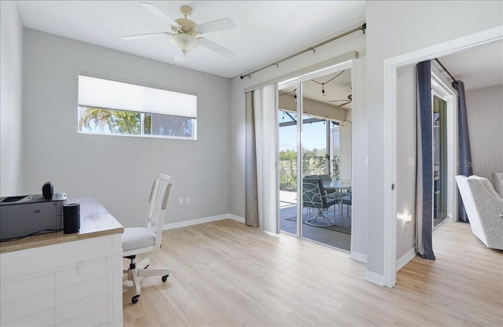 Image 28 of property listing at 8997 STONE HARBOUR LOOP, Bradenton, FL 34212