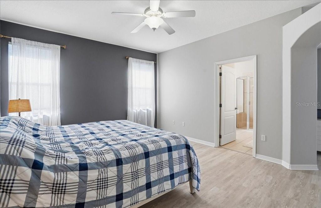 Image 30 of property listing at 8997 STONE HARBOUR LOOP, Bradenton, FL 34212