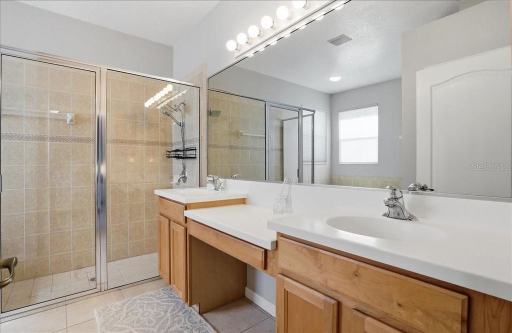 Image 33 of property listing at 8997 STONE HARBOUR LOOP, Bradenton, FL 34212