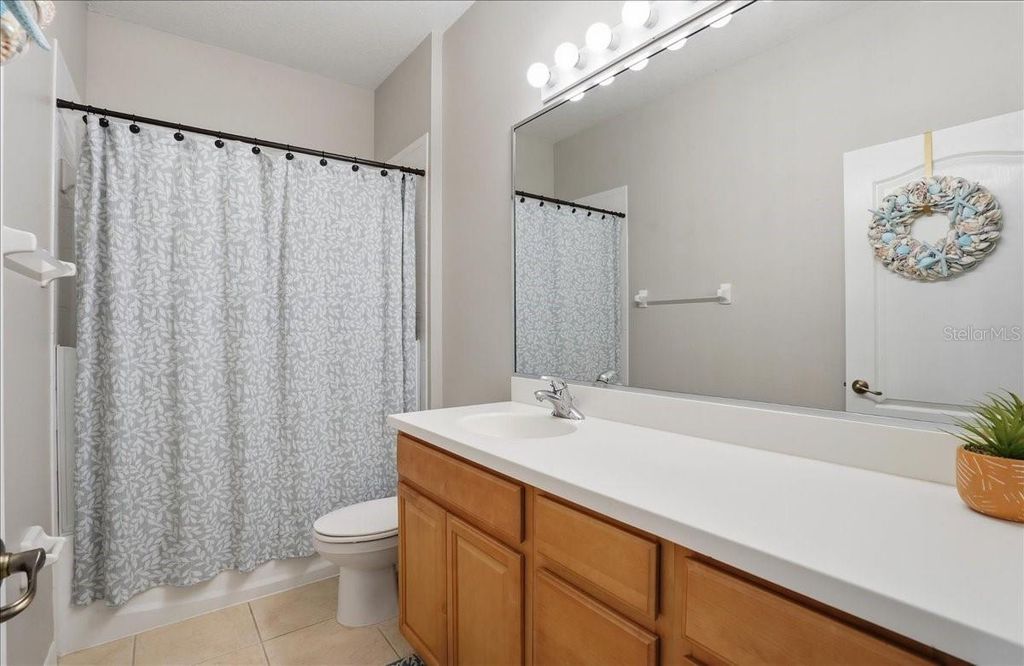 Image 39 of property listing at 8997 STONE HARBOUR LOOP, Bradenton, FL 34212