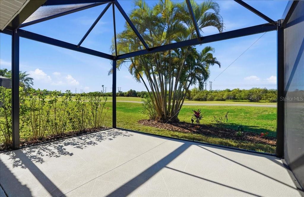 Image 43 of property listing at 8997 STONE HARBOUR LOOP, Bradenton, FL 34212