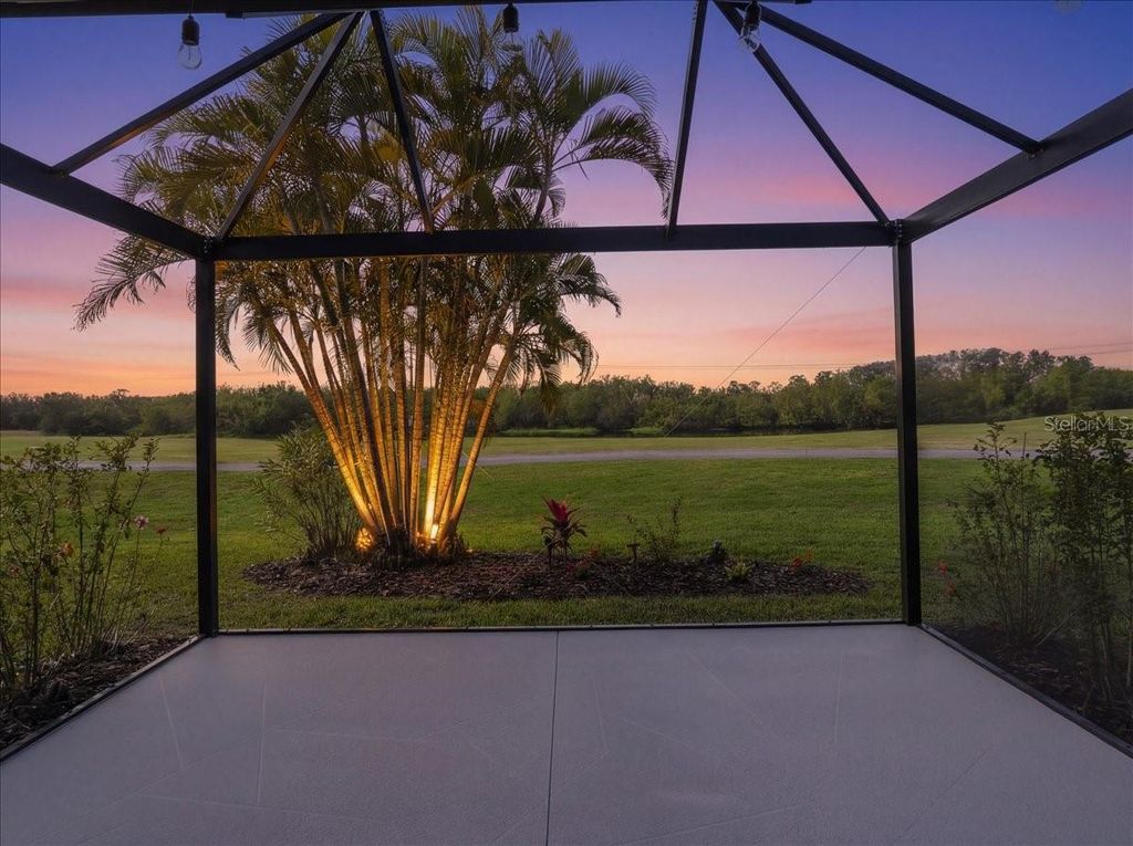 Image 44 of property listing at 8997 STONE HARBOUR LOOP, Bradenton, FL 34212