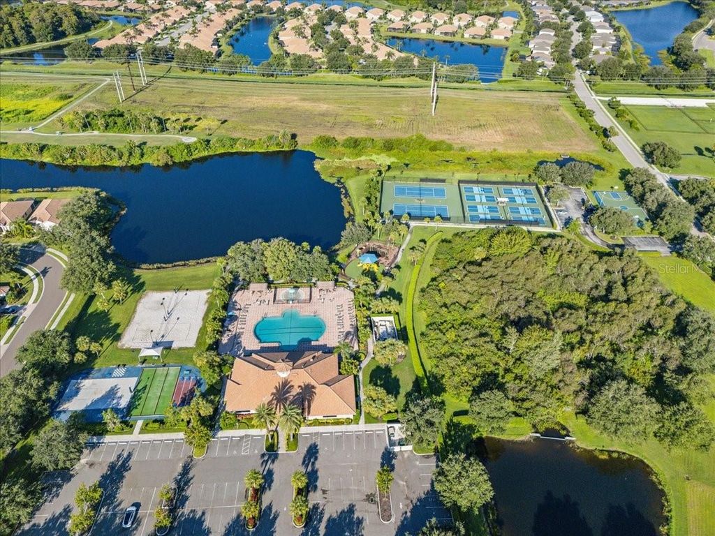 Image 67 of property listing at 8997 STONE HARBOUR LOOP, Bradenton, FL 34212