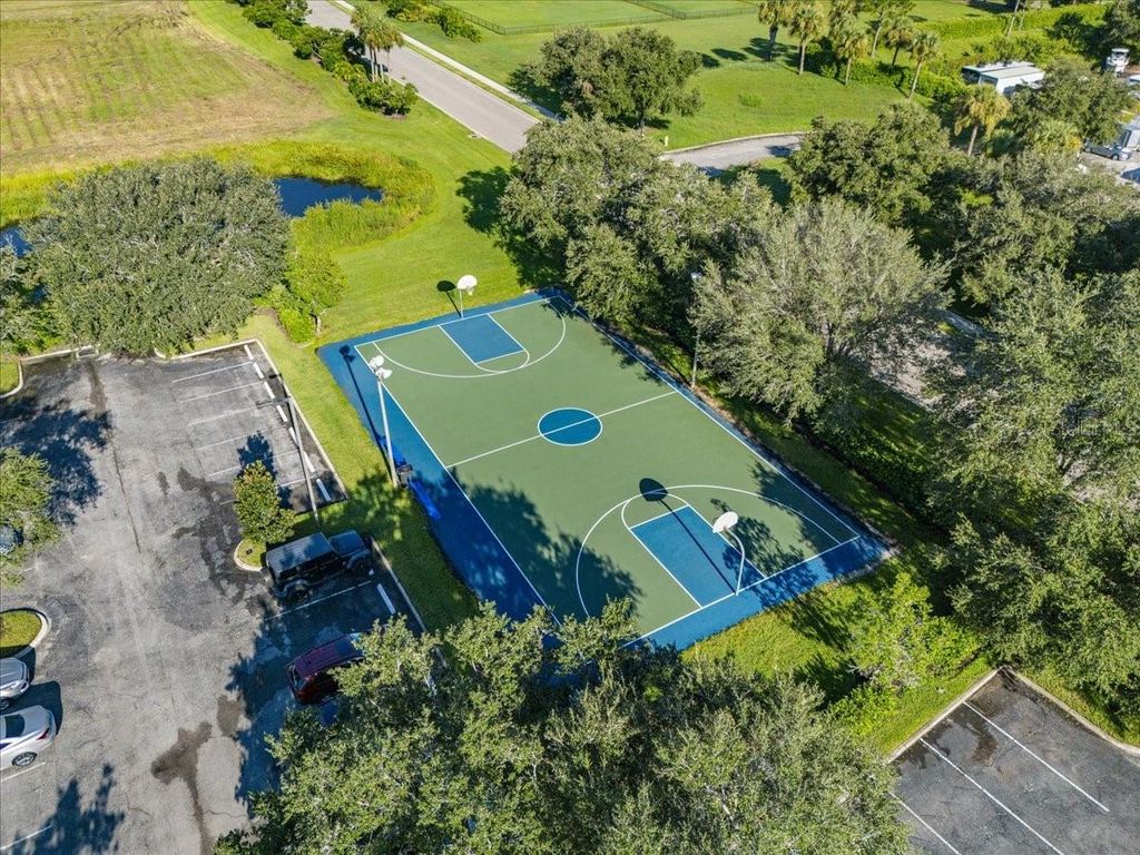 Image 73 of property listing at 8997 STONE HARBOUR LOOP, Bradenton, FL 34212