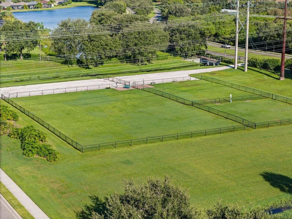 Image 74 of property listing at 8997 STONE HARBOUR LOOP, Bradenton, FL 34212