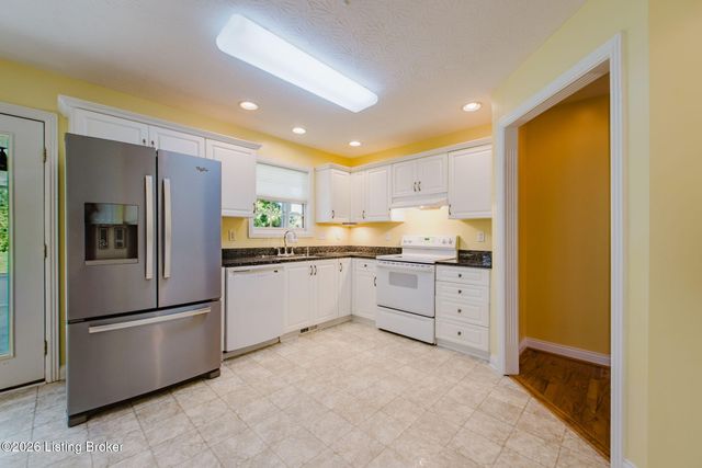419 Deer Lake Rd, Elizabethtown, KY 42701
