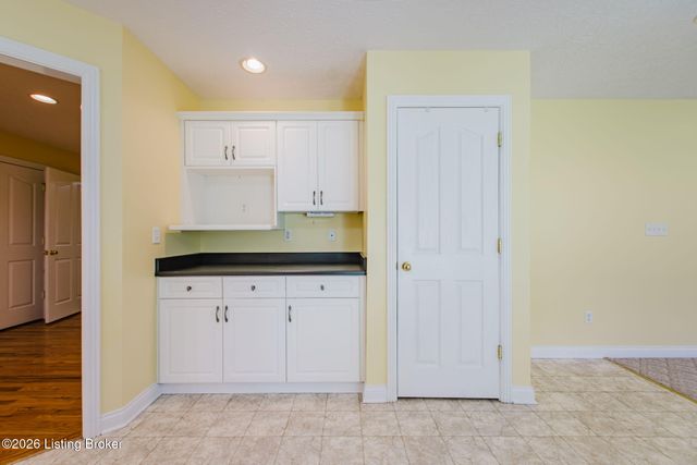 419 Deer Lake Rd, Elizabethtown, KY 42701
