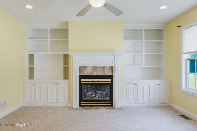 419 Deer Lake Rd, Elizabethtown, KY 42701