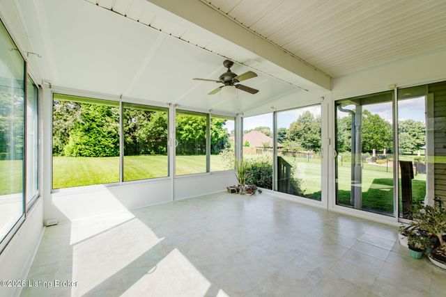 419 Deer Lake Rd, Elizabethtown, KY 42701