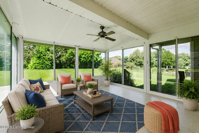 419 Deer Lake Rd, Elizabethtown, KY 42701