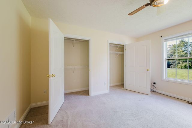 419 Deer Lake Rd, Elizabethtown, KY 42701
