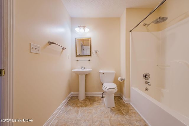 419 Deer Lake Rd, Elizabethtown, KY 42701