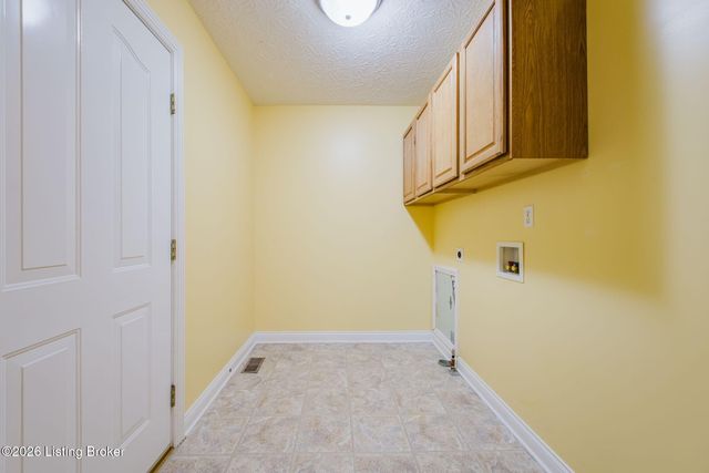 419 Deer Lake Rd, Elizabethtown, KY 42701