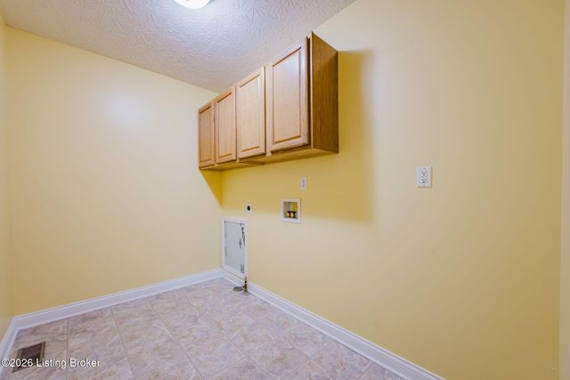 419 Deer Lake Rd, Elizabethtown, KY 42701