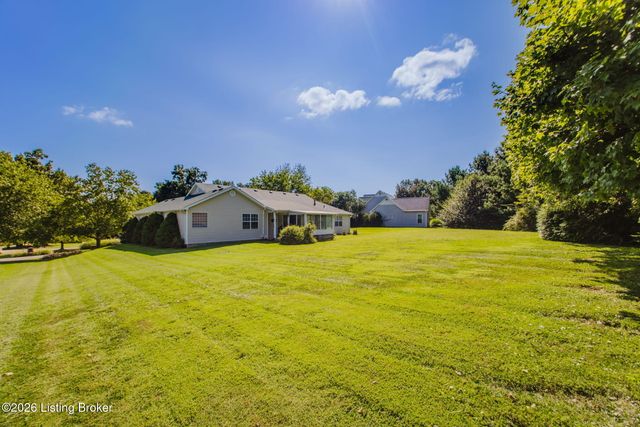 419 Deer Lake Rd, Elizabethtown, KY 42701