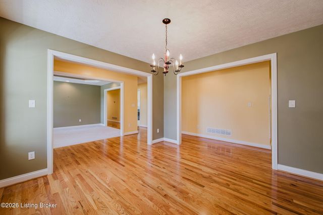 419 Deer Lake Rd, Elizabethtown, KY 42701