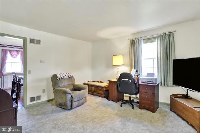 172 N LINDEN ST, Manheim, PA 17545