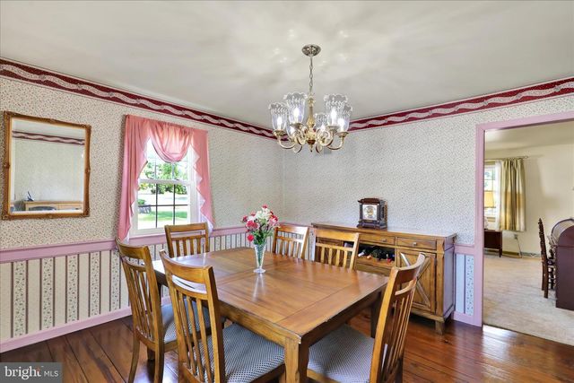 172 N LINDEN ST, Manheim, PA 17545