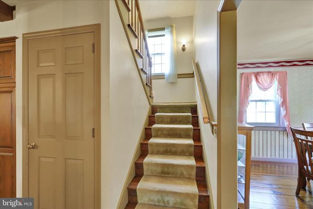 172 N LINDEN ST, Manheim, PA 17545