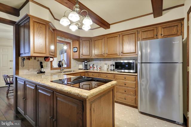 172 N LINDEN ST, Manheim, PA 17545
