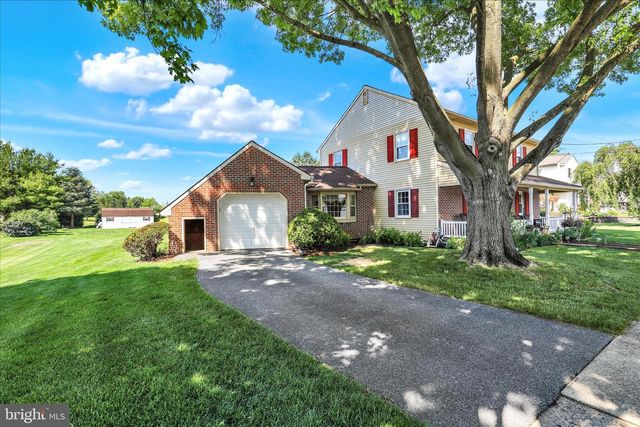 172 N LINDEN ST, Manheim, PA 17545