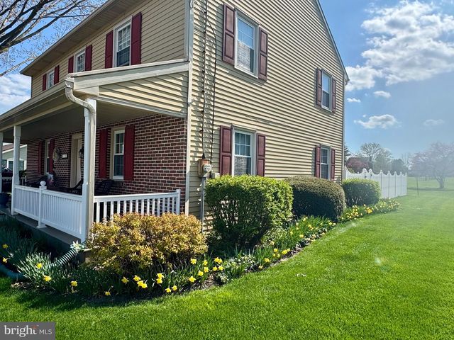 172 N LINDEN ST, Manheim, PA 17545