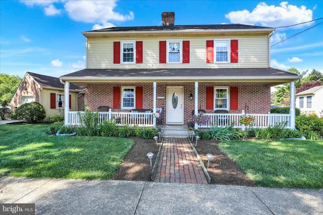 172 N LINDEN ST, Manheim, PA 17545