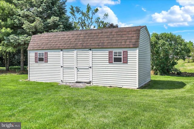 172 N LINDEN ST, Manheim, PA 17545