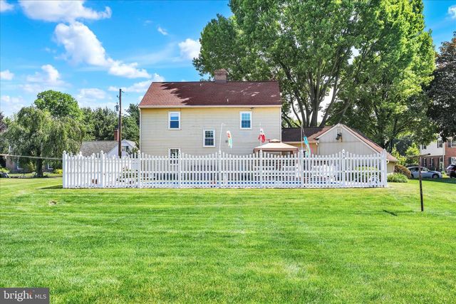 172 N LINDEN ST, Manheim, PA 17545