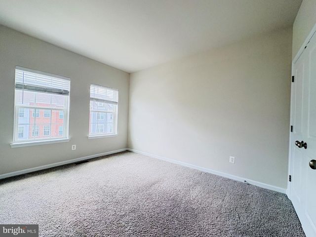 11032 BLACKBURN COVE LN, Manassas, VA 20109