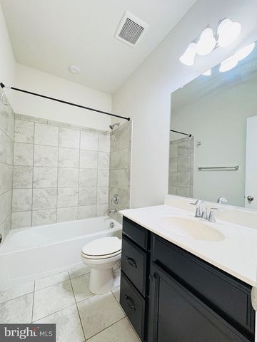 11032 BLACKBURN COVE LN, Manassas, VA 20109