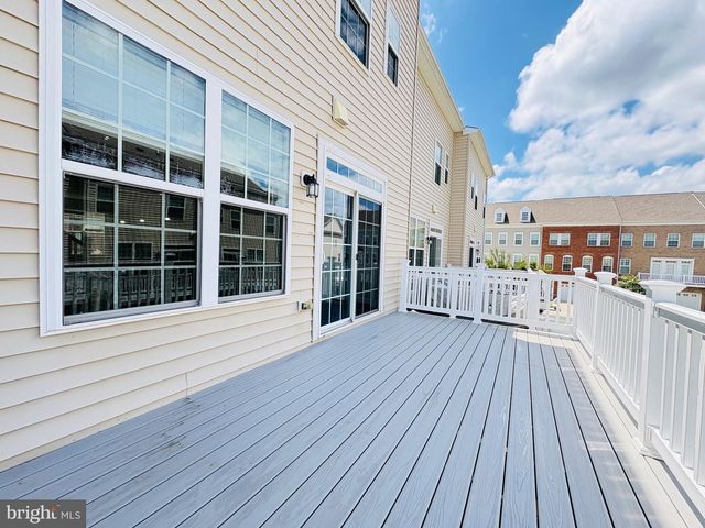 11032 BLACKBURN COVE LN, Manassas, VA 20109