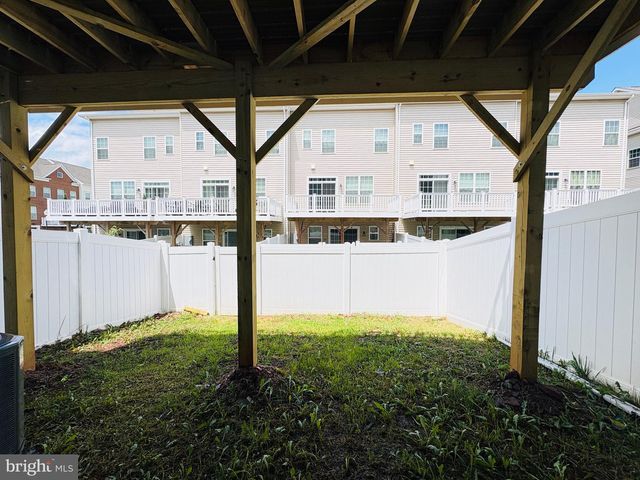 11032 BLACKBURN COVE LN, Manassas, VA 20109