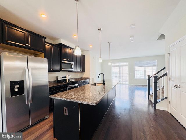 11032 BLACKBURN COVE LN, Manassas, VA 20109