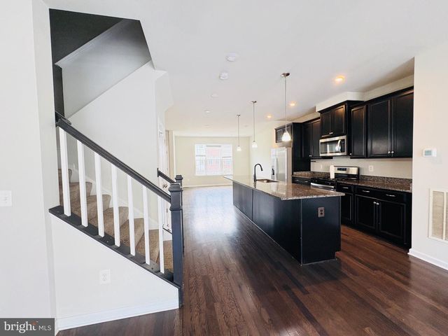 11032 BLACKBURN COVE LN, Manassas, VA 20109