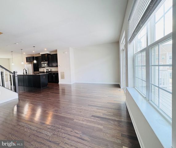 11032 BLACKBURN COVE LN, Manassas, VA 20109